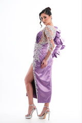 Rochie de ocazie accesorizată manual