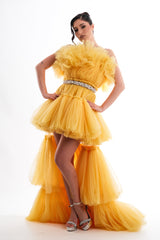 Rochie din tull fin cu efect dramatic